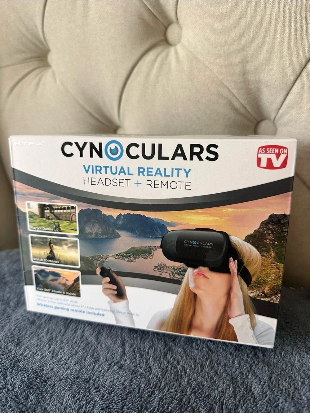 NWT Cynoculars Virtual Reality Headset + Wireless Remote